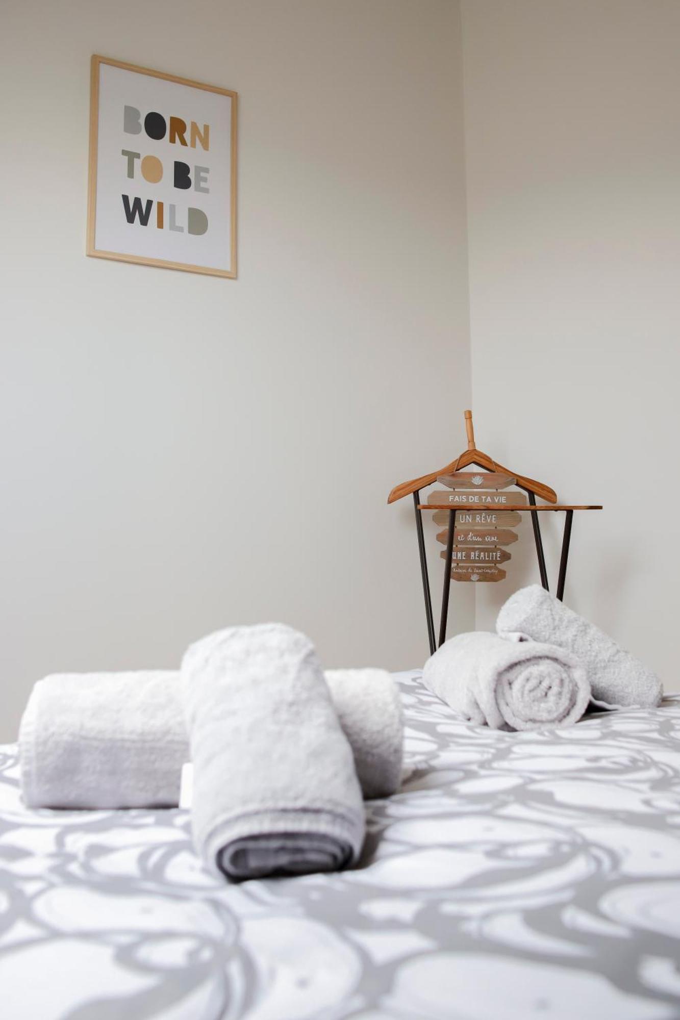 Appartement Entier *Au Pied De La Gare* Жувиси-сюр-Орж Екстериор снимка